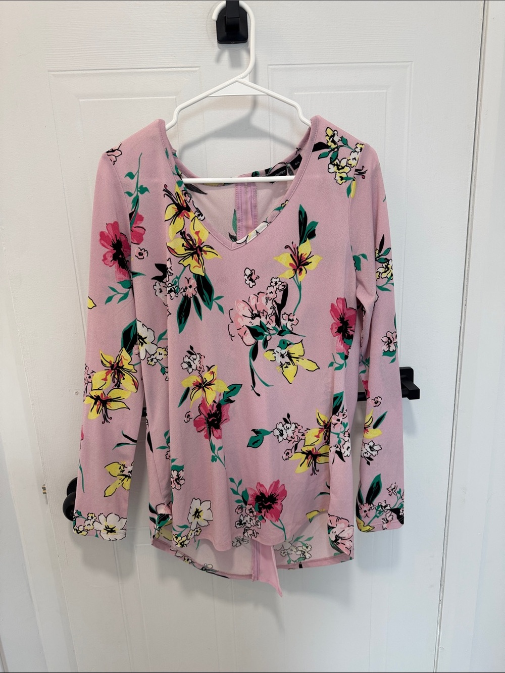 Trend Setter Diva Boutique Pink Floral V-Neck Long Sleeve Top